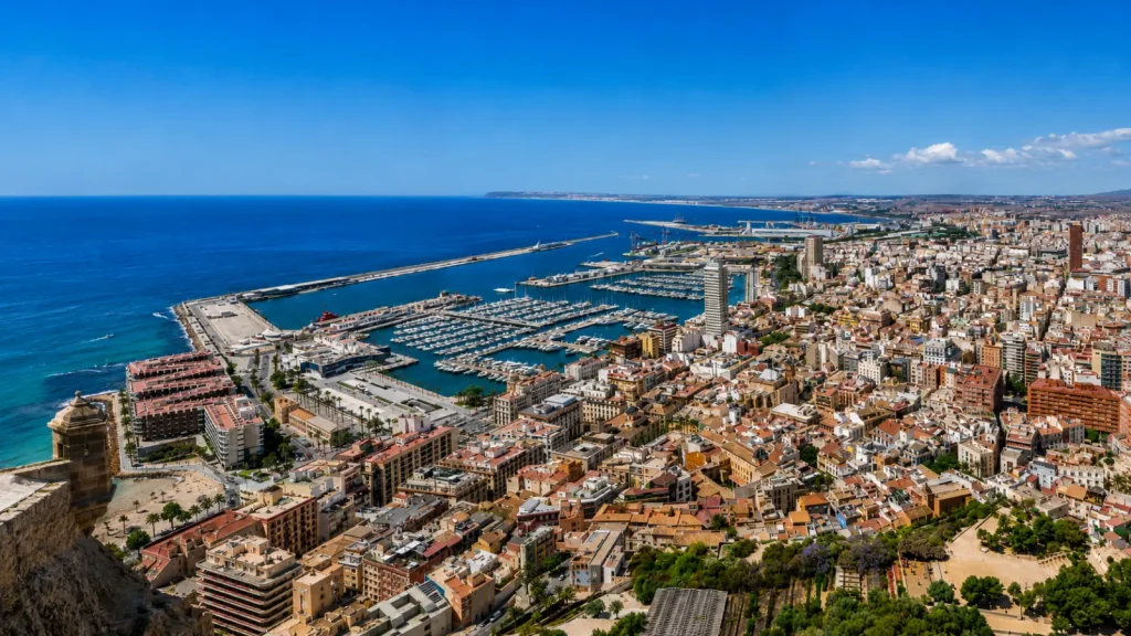 Qué ver en Alicante: ruta a pie por el centro y el puerto