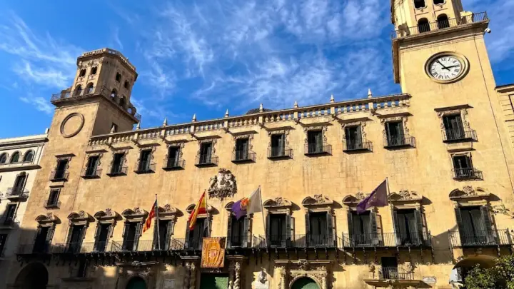 Plaza del ayuntamiento - escape room Alicante