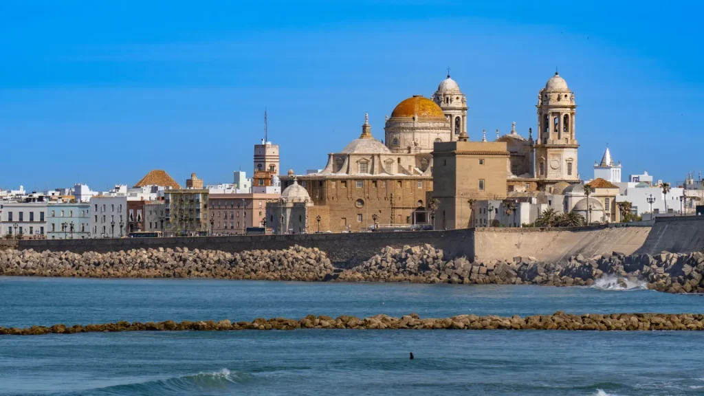 Qué ver en Cádiz: ruta a pie por la ciudad entre dos mares