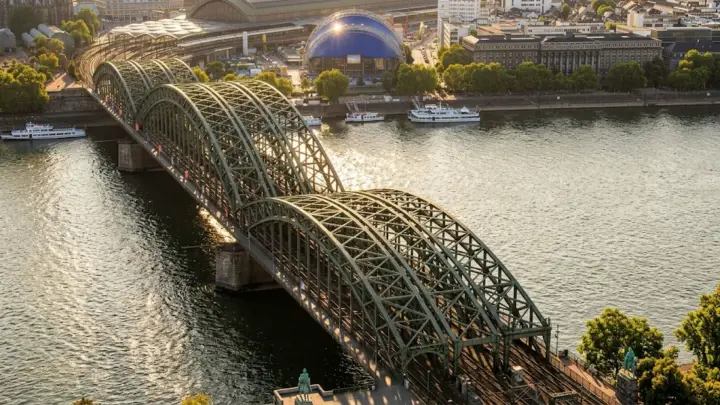 Hohenzollernbrücke - escape room Colonia